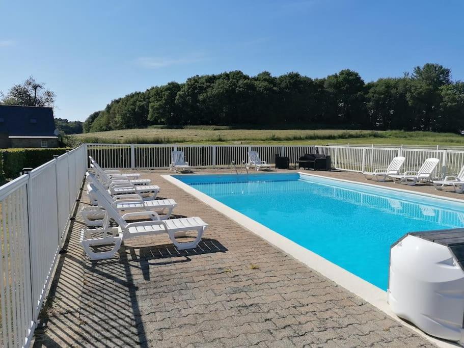 Domaine Des Lauriers 20 Couchages Villa Languidic Exterior foto
